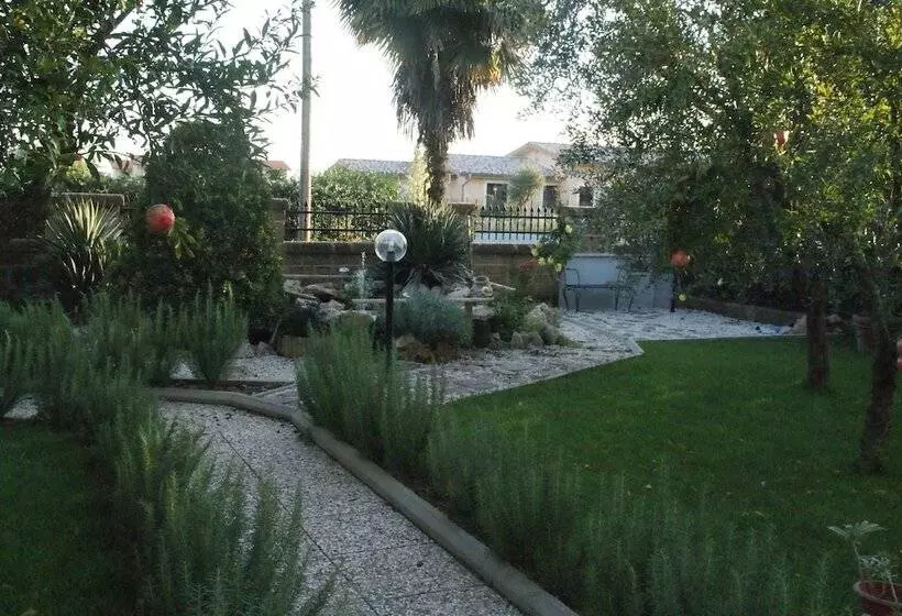 Aamiaismajoitus (B&B) Bed&breakfast Degli Ulivi