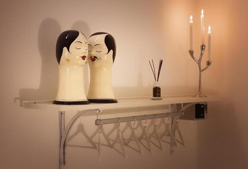 تختخواب و صبحانه Naca Suite