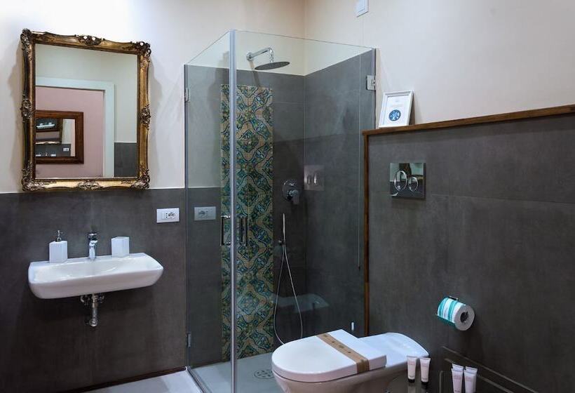 تختخواب و صبحانه Naca Suite