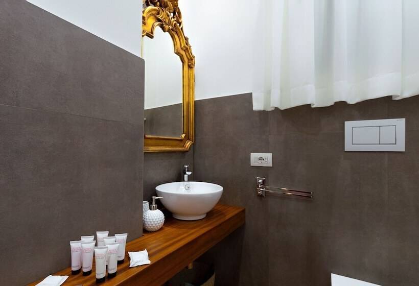 تختخواب و صبحانه Naca Suite