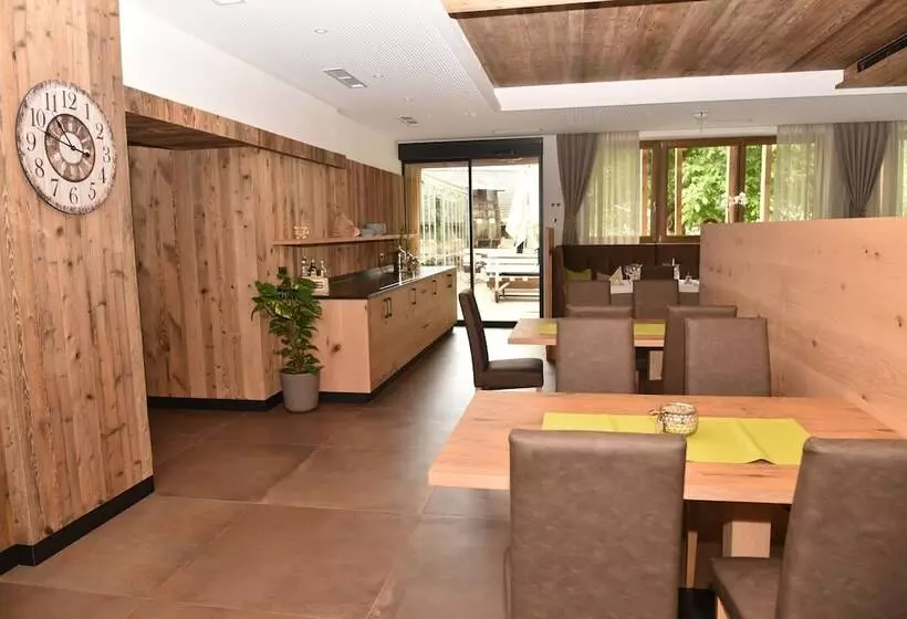 Pension Gasthof Haselstaude