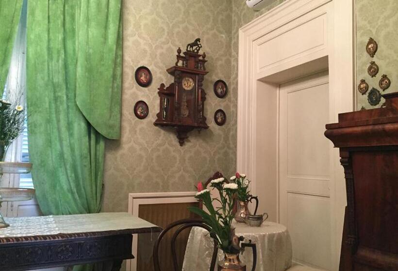 ベッドアンドブレックファースト Palazzo Laguardia