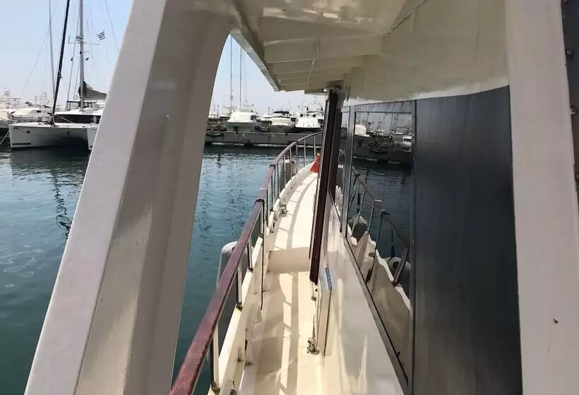 Aamiaismajoitus (B&B) Dream House Boat