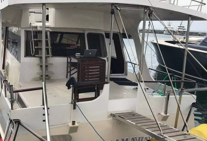 Aamiaismajoitus (B&B) Dream House Boat