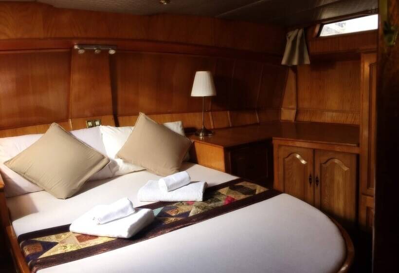 צימר Dream House Boat