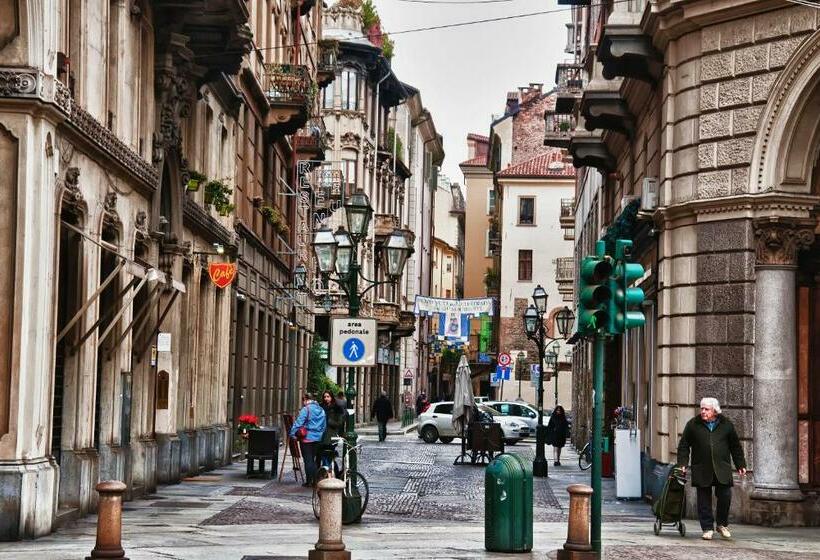 تختخواب و صبحانه Flaneur