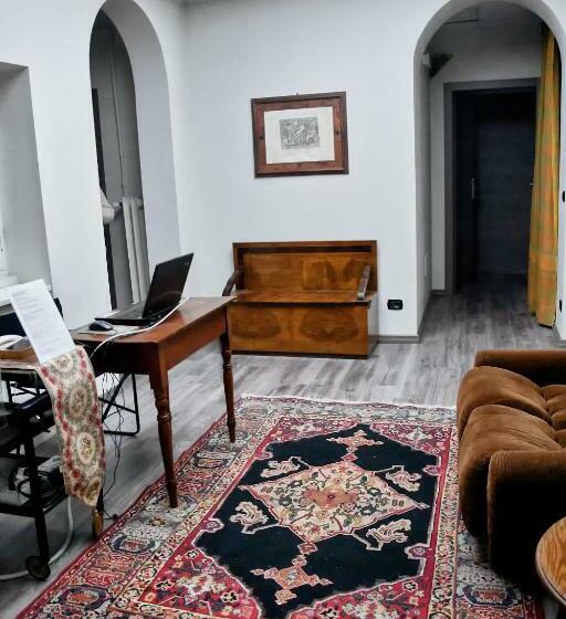 تختخواب و صبحانه Flaneur