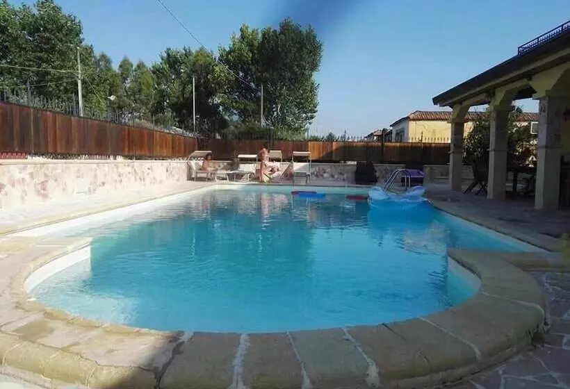 Aamiaismajoitus (B&B) Villa Carmen