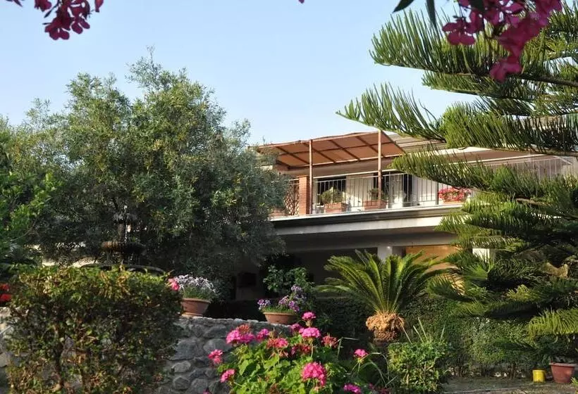 تختخواب و صبحانه Villa Lidia