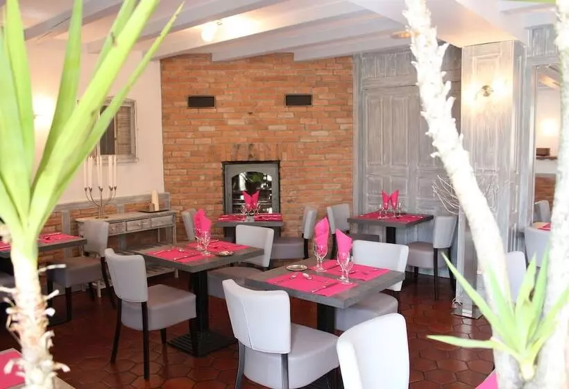 Отель Auberge La Tomette, The Originals Relais