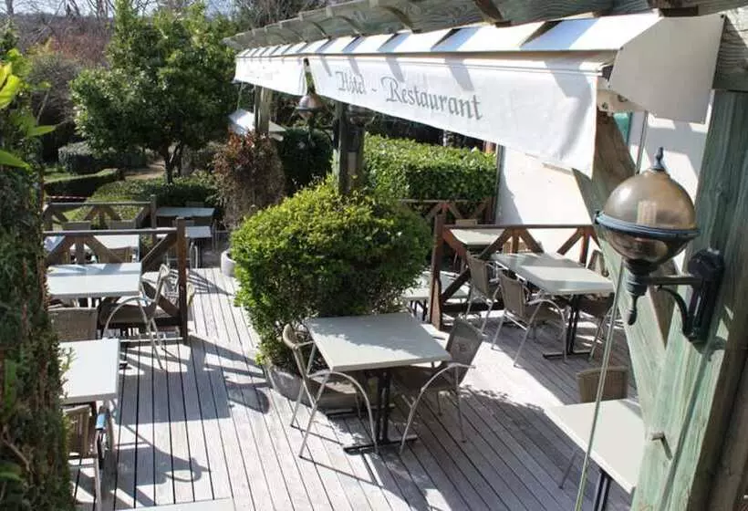 Отель Auberge La Tomette, The Originals Relais