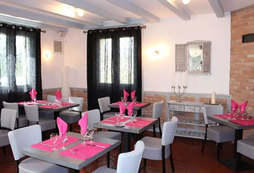 Отель Auberge La Tomette, The Originals Relais