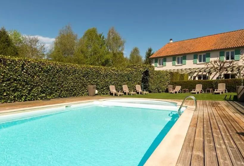 Отель Auberge La Tomette, The Originals Relais