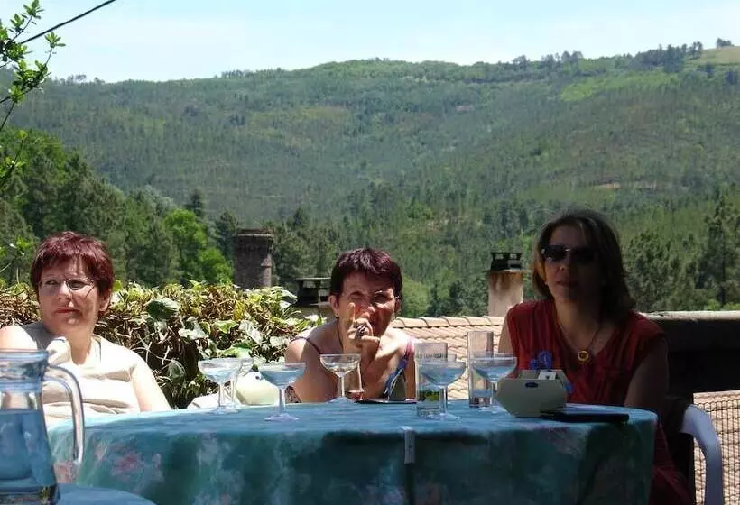 Отель Château Lou Cante Perdrix