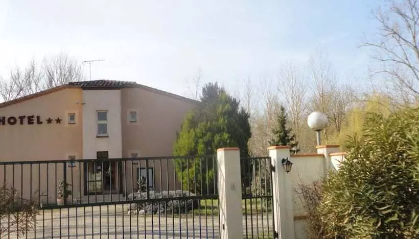 Отель La Bonne Auberge