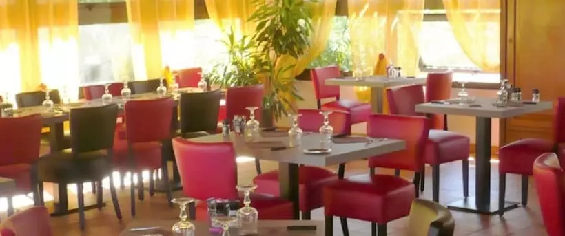 Отель La Bonne Auberge