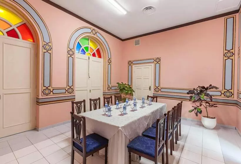 هتل La Union, Affiliated by Melia