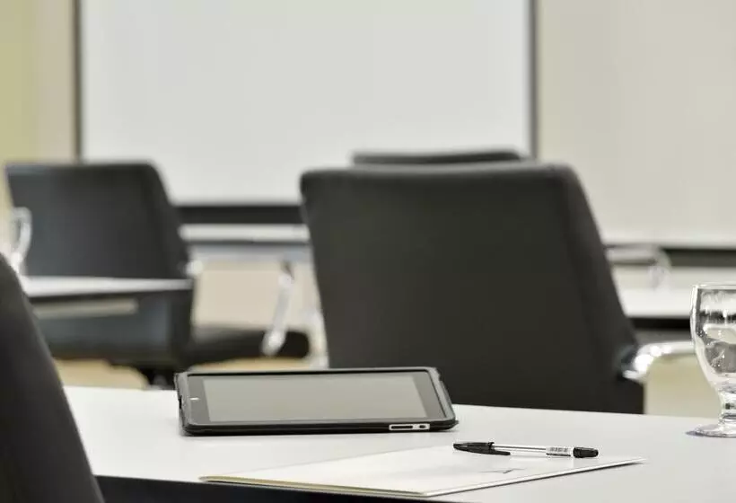 هتل La Union, Affiliated by Melia