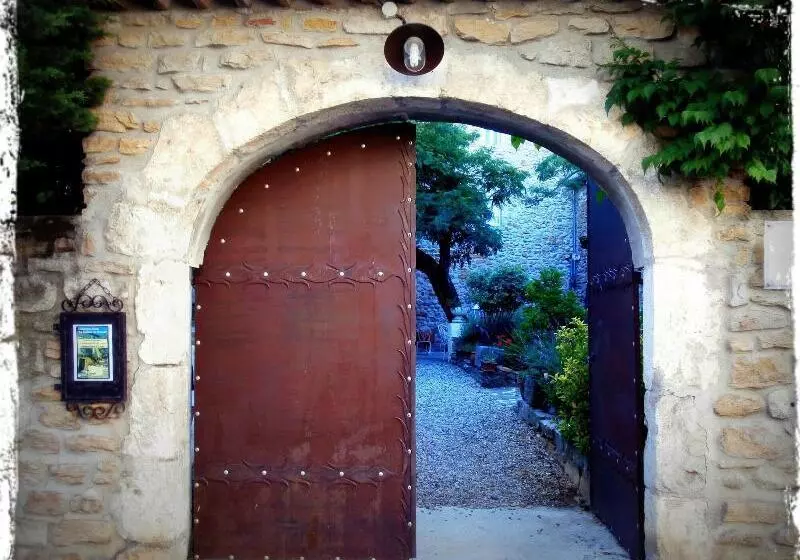 فندق Le Manoir Du Raveyron