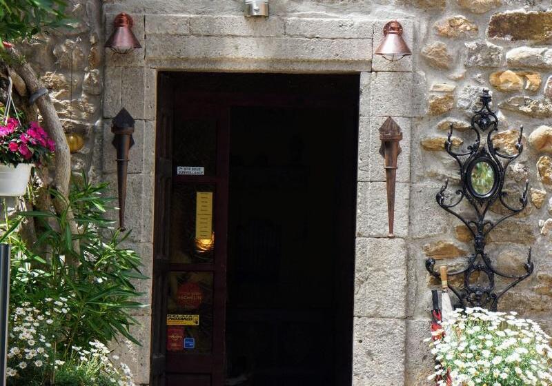 Hotel Le Manoir Du Raveyron