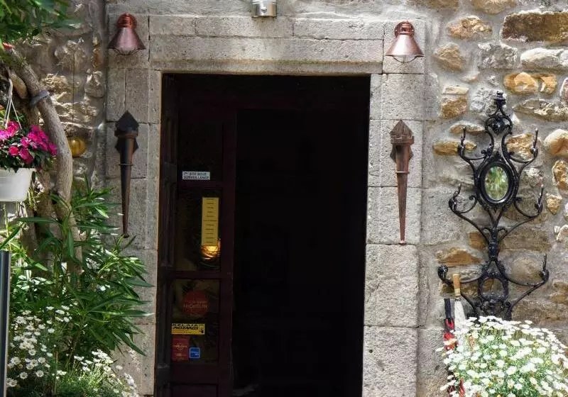 فندق Le Manoir Du Raveyron