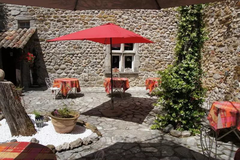 فندق Le Manoir Du Raveyron