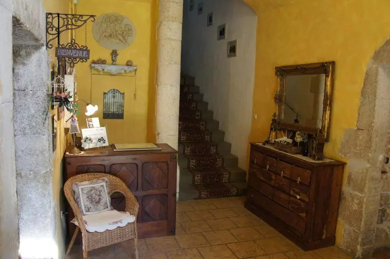 فندق Le Manoir Du Raveyron