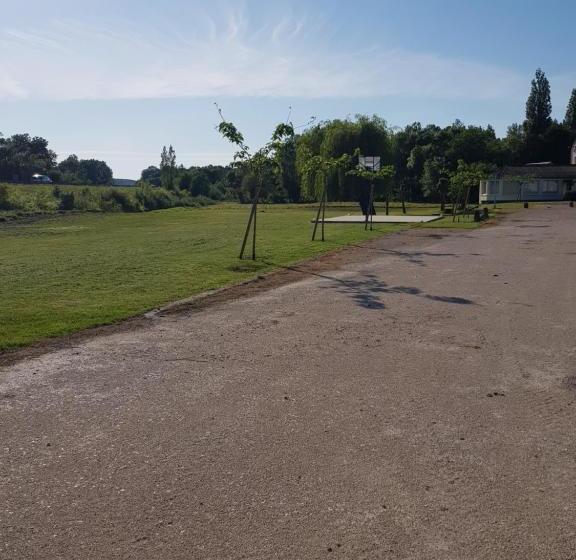 호텔 Hôtel Restaurant Le Moulin De La Renne Adults Only Proche Zoo De Beauval