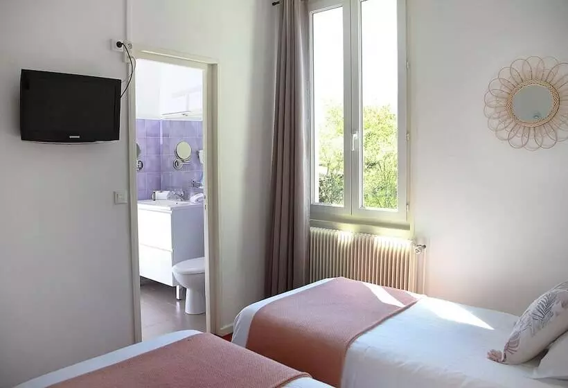 Отель Les Marronniers