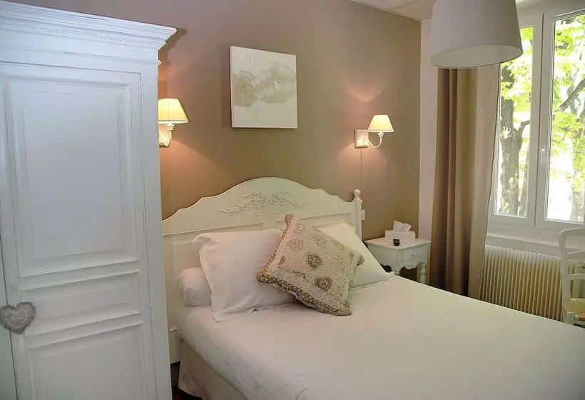 Отель Les Marronniers