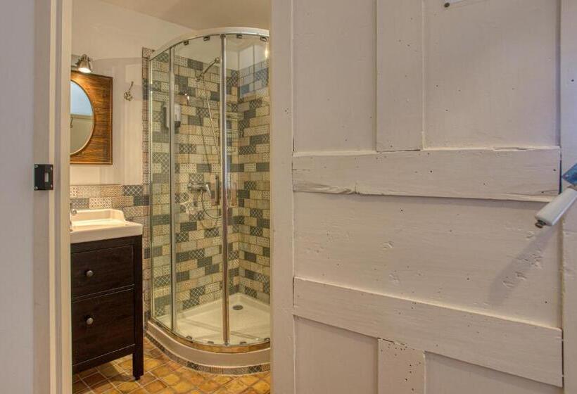 فندق Hôtel Restaurant Les Remparts