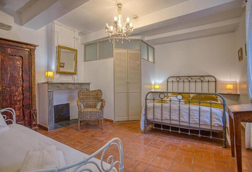 فندق Hôtel Restaurant Les Remparts