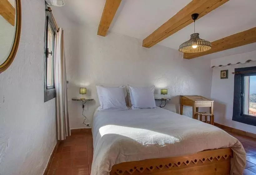 ホテル Hôtel Restaurant Les Remparts