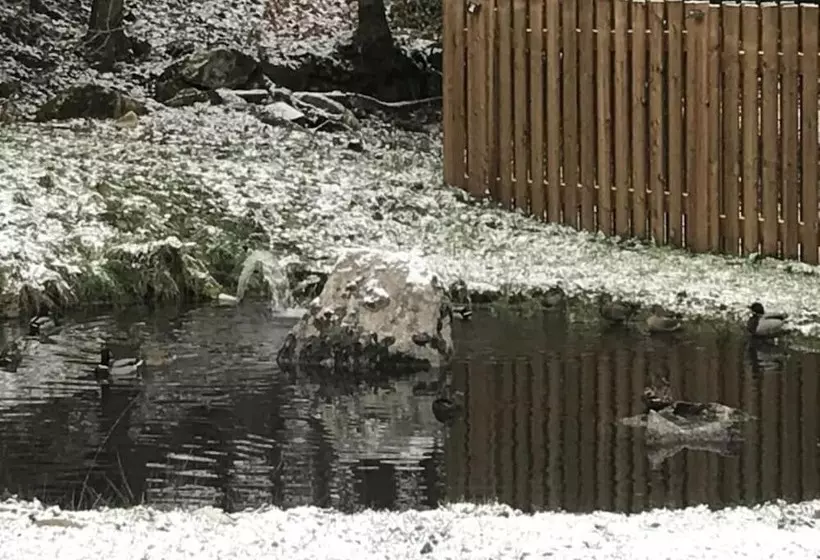 ホテル Logis Auberge De La Poirie