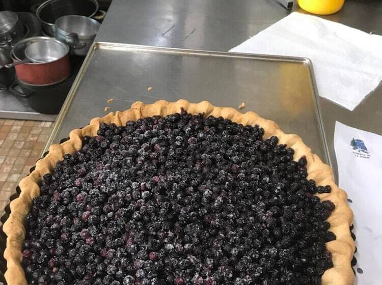 Отель Logis Auberge De La Poirie