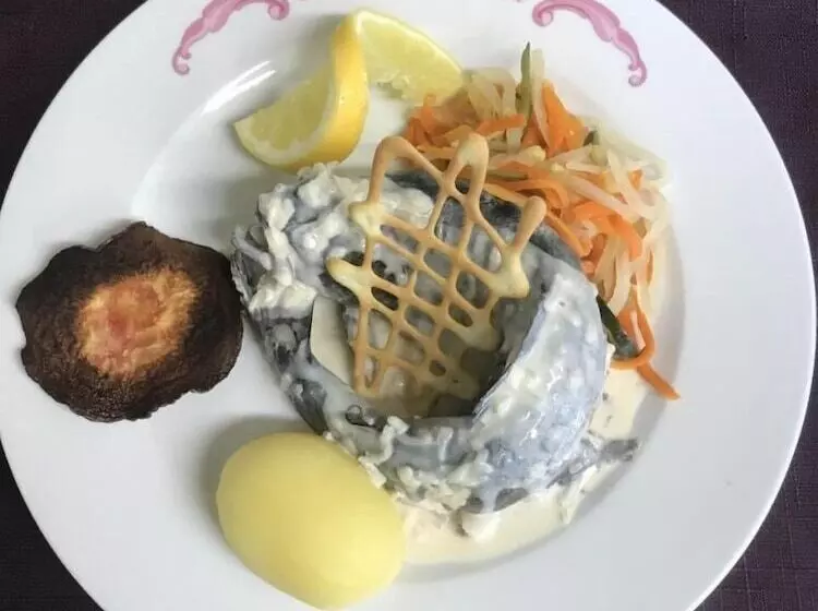 ホテル Logis Auberge De La Poirie