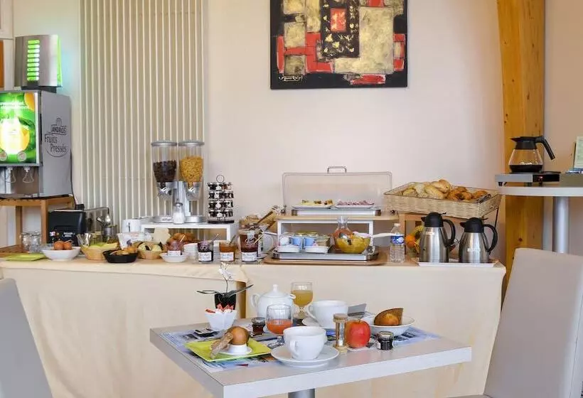 호텔 Logis Hôtel Val De Vienne