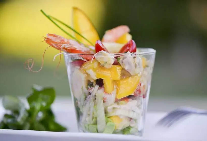 호텔 Logis Hôtel Val De Vienne