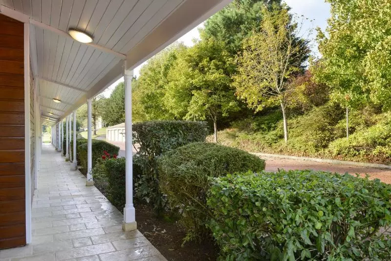 호텔 Logis Hôtel Val De Vienne