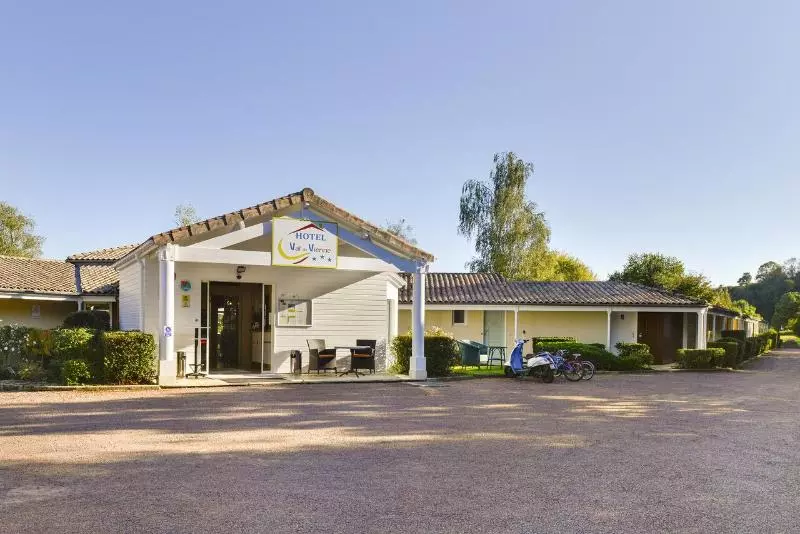 호텔 Logis Hôtel Val De Vienne