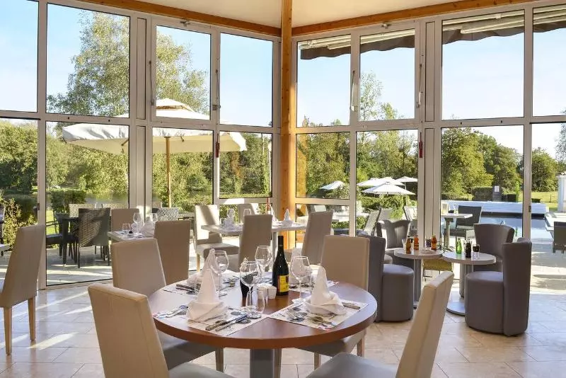 호텔 Logis Hôtel Val De Vienne