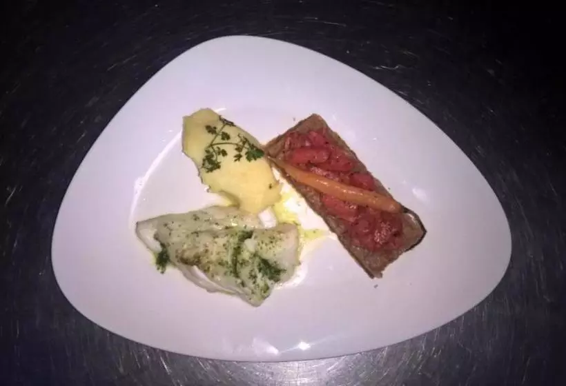 فندق Hôtel Restaurant Le Moulin De La Renne Adults Only Proche Zoo De Beauval