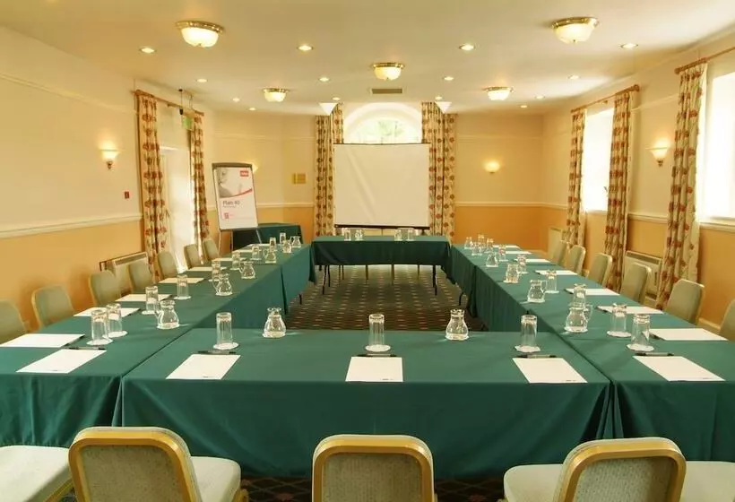 Отель The Arundell