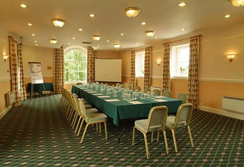 Отель The Arundell