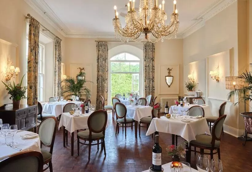 Отель The Arundell