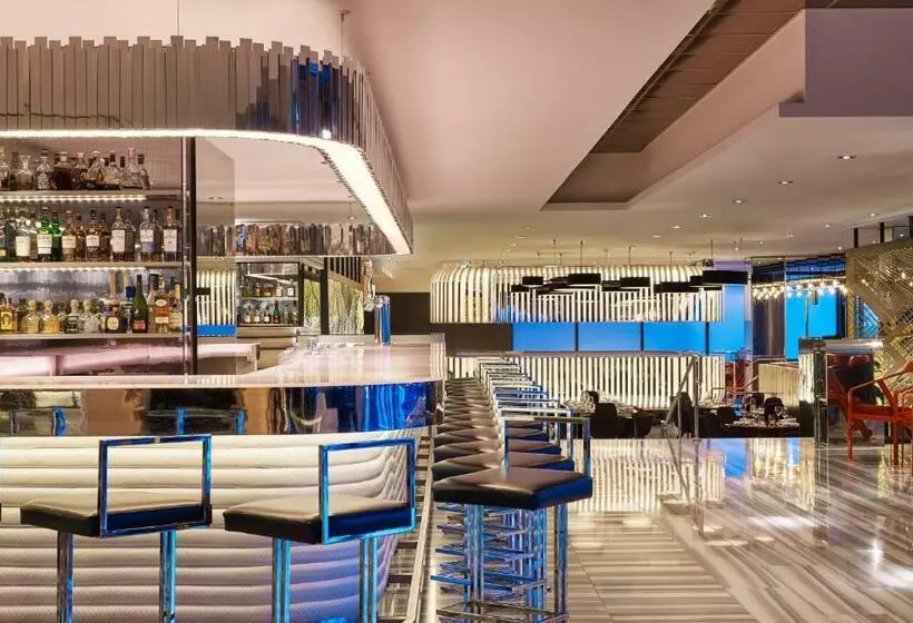 בית מלון כפרי W Chicago  Lakeshore