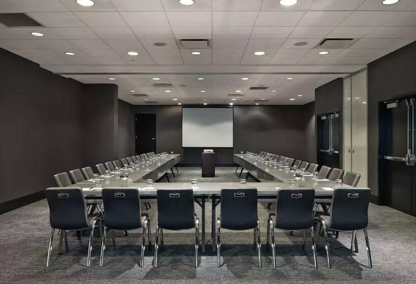 בית מלון כפרי W Chicago  Lakeshore