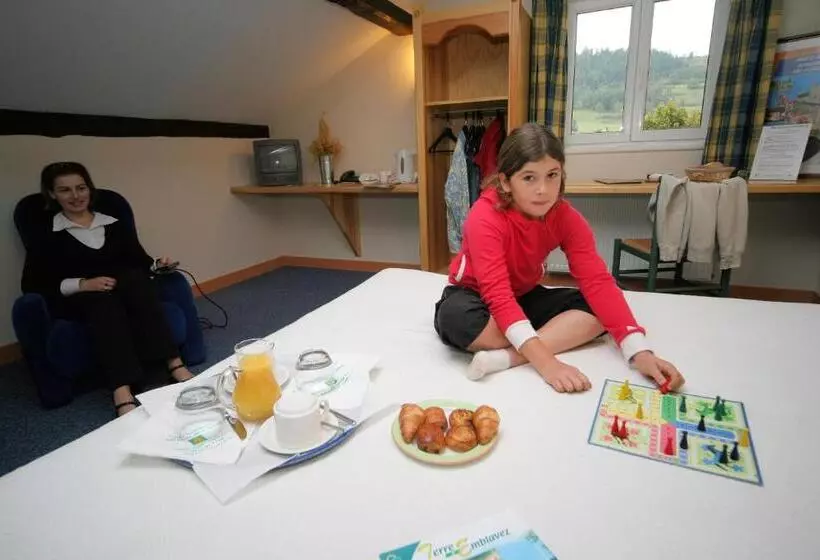 Logis Hotel Restaurant Auberge Les Rives De L Arzon