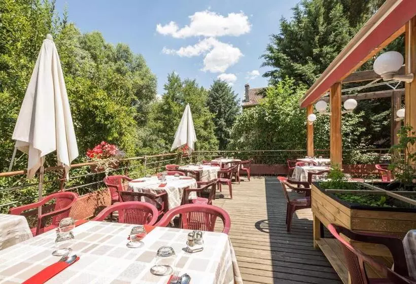 Logis Hotel Restaurant Auberge Les Rives De L Arzon