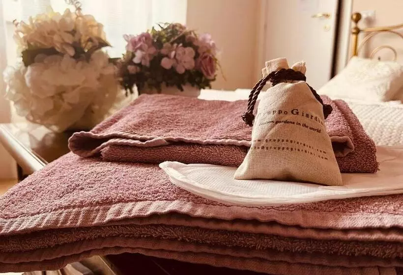 ベッドアンドブレックファースト Bed&breakfast Benedetta